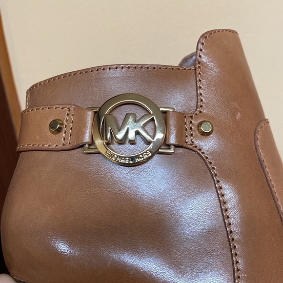 Michael Kors "WYATT" MK Logo Platform High Heel Booties "Luggage Brown” - Picture 15 of 17
